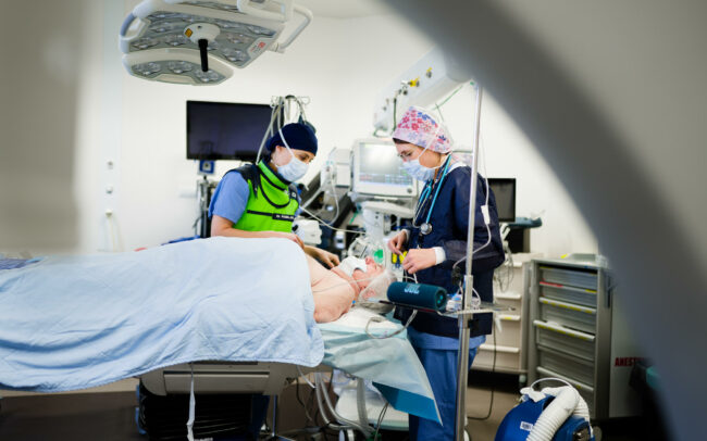 Docteurs Marie Poiblanc et Eric Olagne, Chirurgiens au Pôle digestif Lyon Est (UCGT)