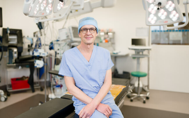 Portrait du Docteur Eric Olagne, Chirurgien au Pôle digestif Lyon Est (UCGT)