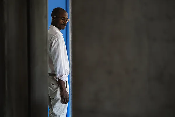 Silhouette — Site Le Corbusier, Firminy Silhouette sur le site Le Corbusier Firminy, photographie patrimoine architectural