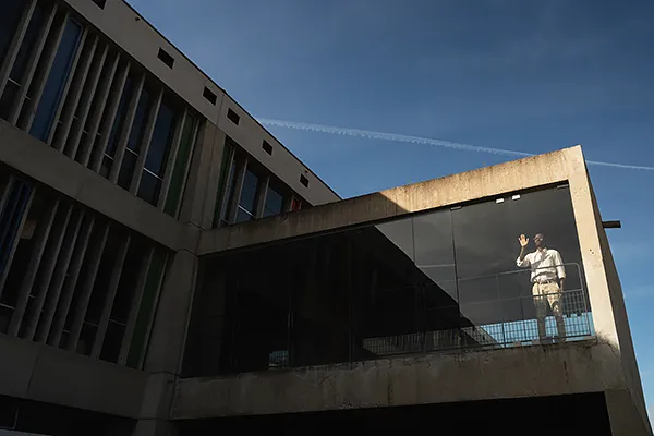 Façade de la Maison de la Culture — photographie d’architecture à Firminy Façade horizontale en béton de la Maison de la Culture, Site Le Corbusier Firminy, patrimoine architectural