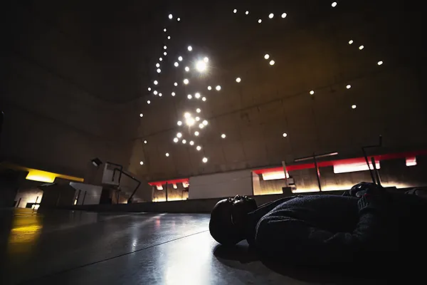 Les étoiles en plein jour — Site Le Corbusier Firminy (patrimoine UNESCO) Regarder les étoiles en plein jour au Site Le Corbusier de Firminy, reportage photo créatif, patrimoine UNESCO