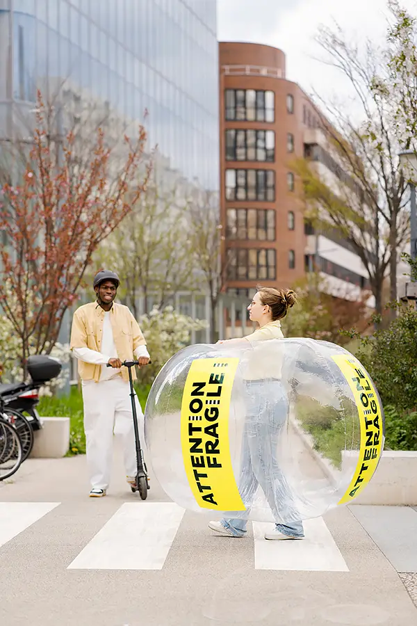 Photographe corporate Lyon – campagne sensibilisation sécurité piétons.