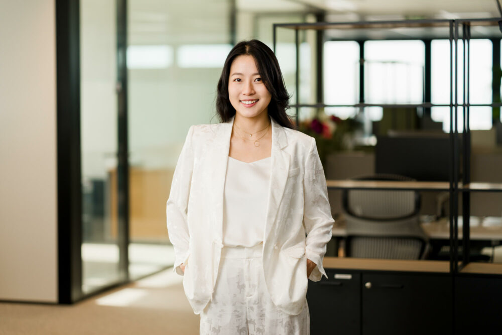 Portrait corporate en environnement dans les nouveaux locaux (To-Lyon), trombinoscope d’entreprise à Lyon.