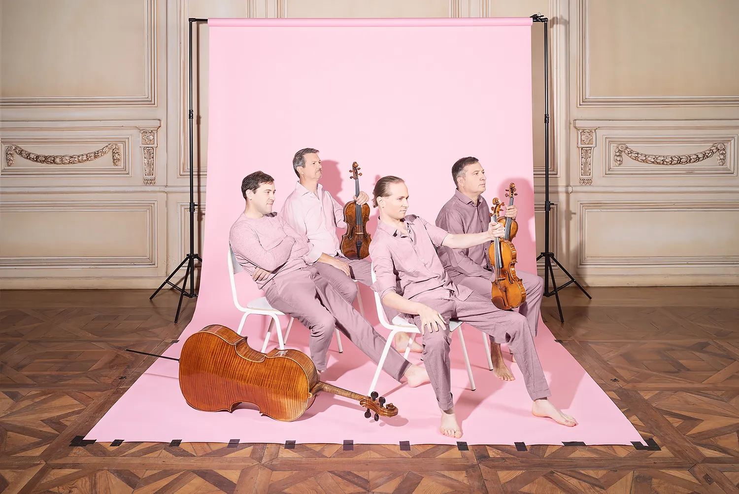 Photos créatives pour artistes et agences de communication : création d'univers visuels pour publicité, artistes, médias.