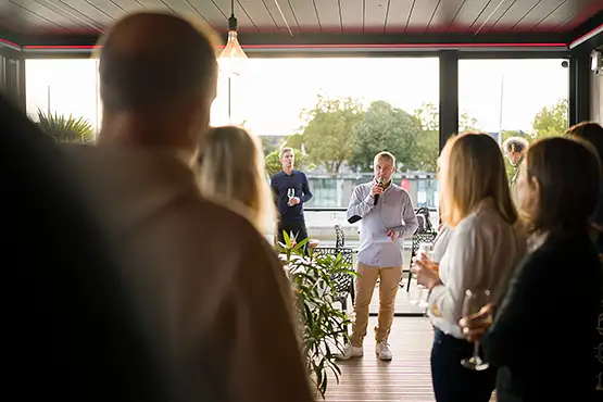 Couverture photo d'un séminaire ou événement professionnel par un photographe d'entreprise à Grenoble