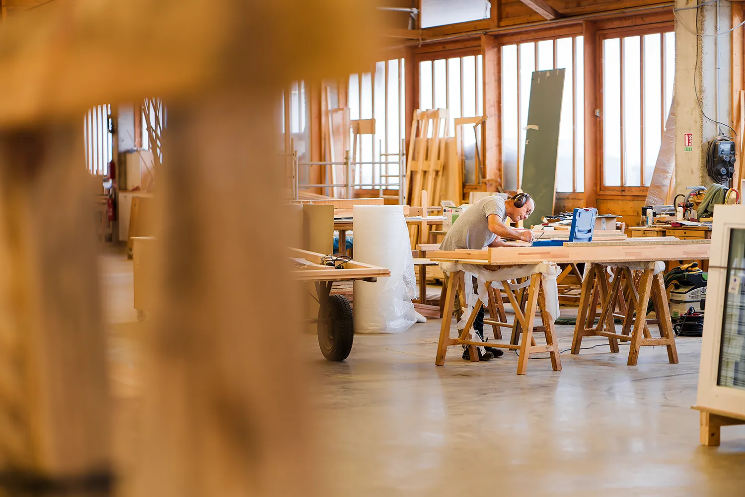 Reportage photo entreprise - Reportage photo réalisé dans l'atelier de menuiserie de l'entreprise Roux Frères - Ardèche - Photographe : Olivier Ramonteu