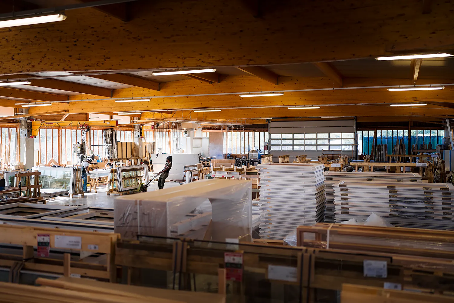 Reportage photo entreprise - Reportage photo réalisé dans l'atelier de menuiserie de l'entreprise Roux Frères - Ardèche - Photographe : Olivier Ramonteu